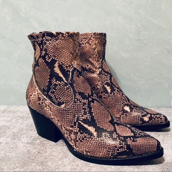 Dolce Vita Snake Print Booties 8.5 Wide - Picture 4 of 7